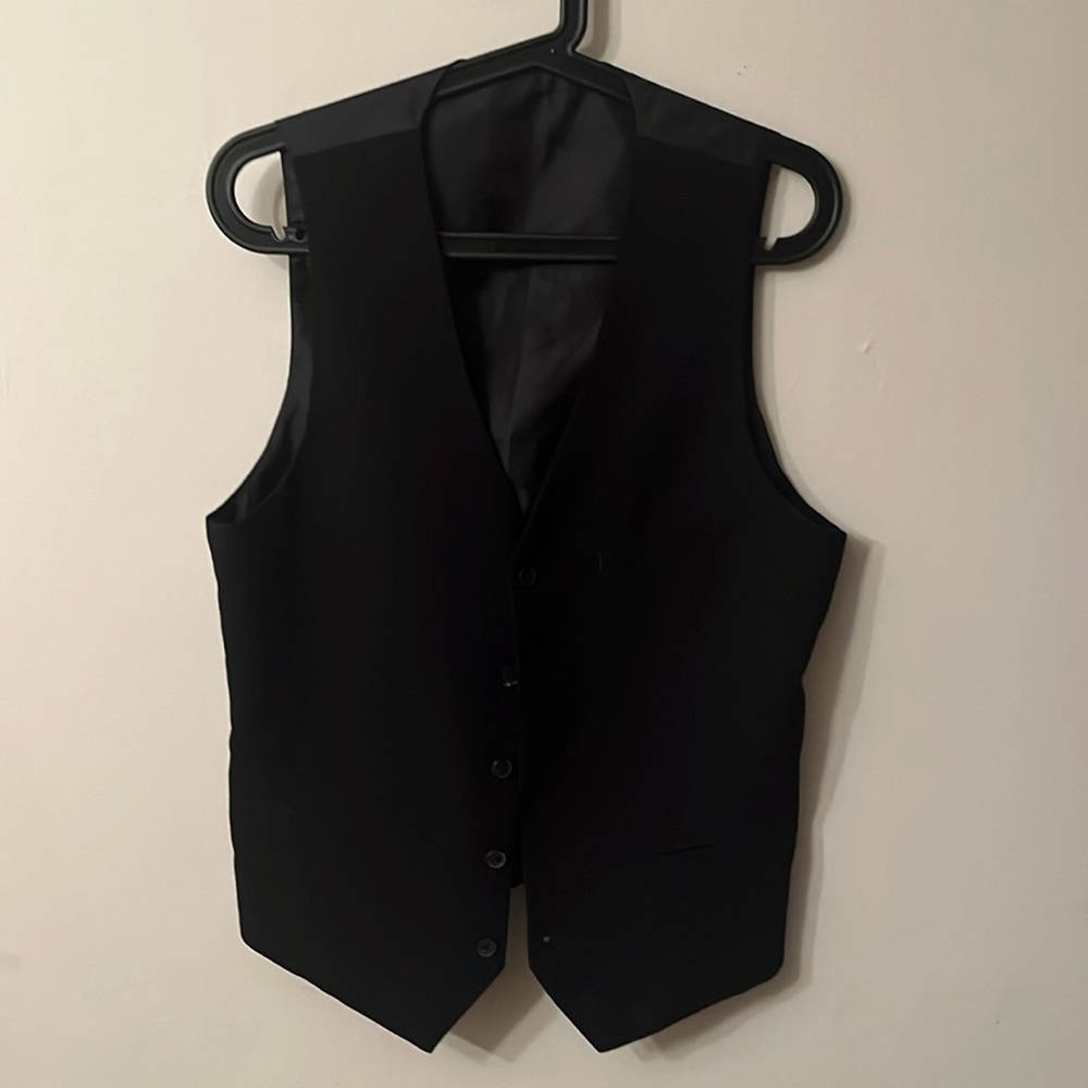 Men’s black vest